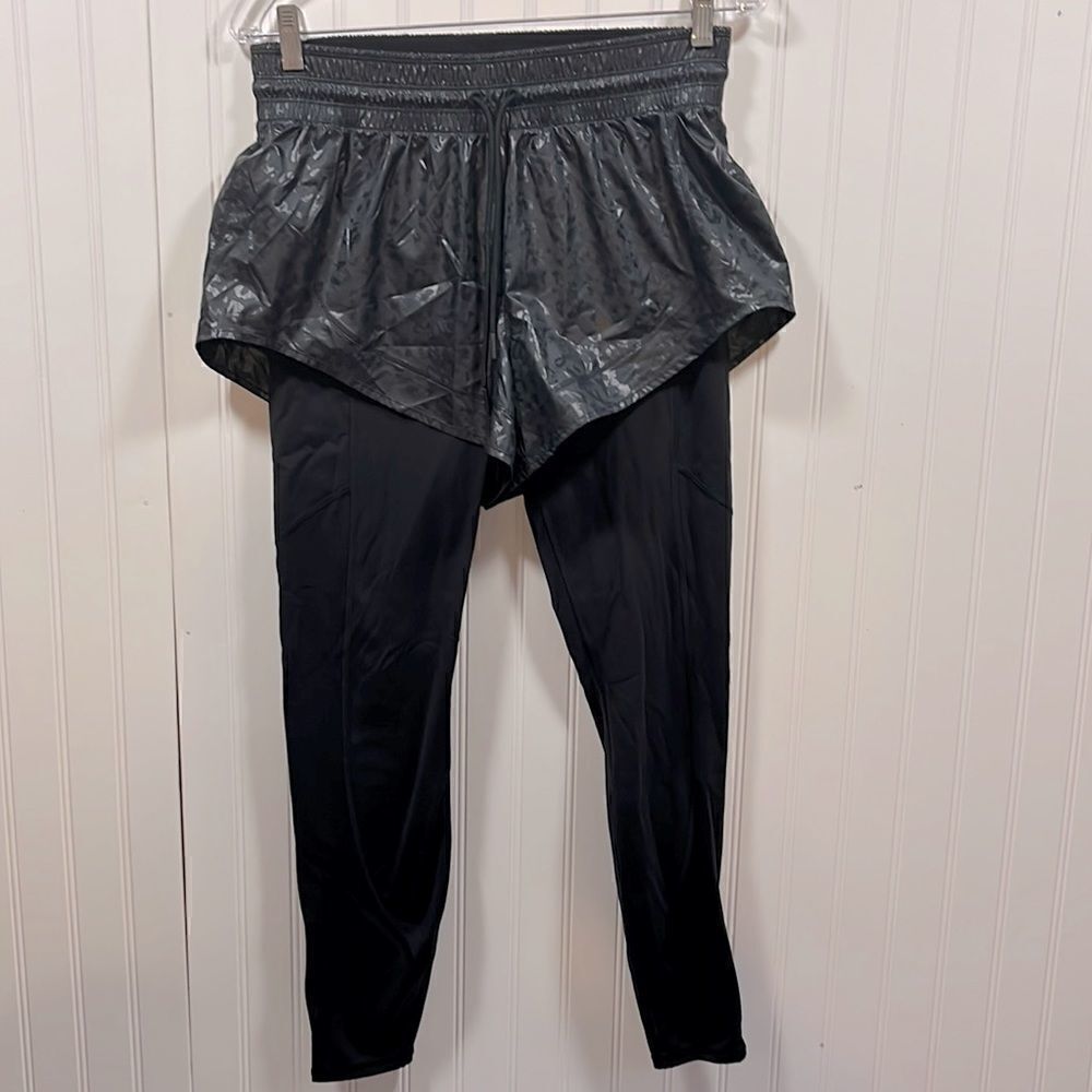 Athleta rainier 2 in 1 right